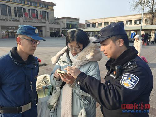 【新春走基层】我在岗位“守岁” 守护团圆平安(图3) 【新春走基层】我在岗位“守岁” 守护团圆平安(图3)