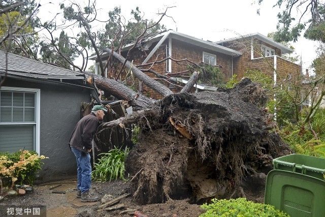 美国加州遭遇新一轮“大气河”风暴:洪水预警,数万人断电 美国加州遭遇新一轮“大气河”风暴:洪水预警,数万人断电